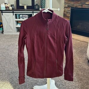 Lululemon jacket size 8
Excellent condition!
